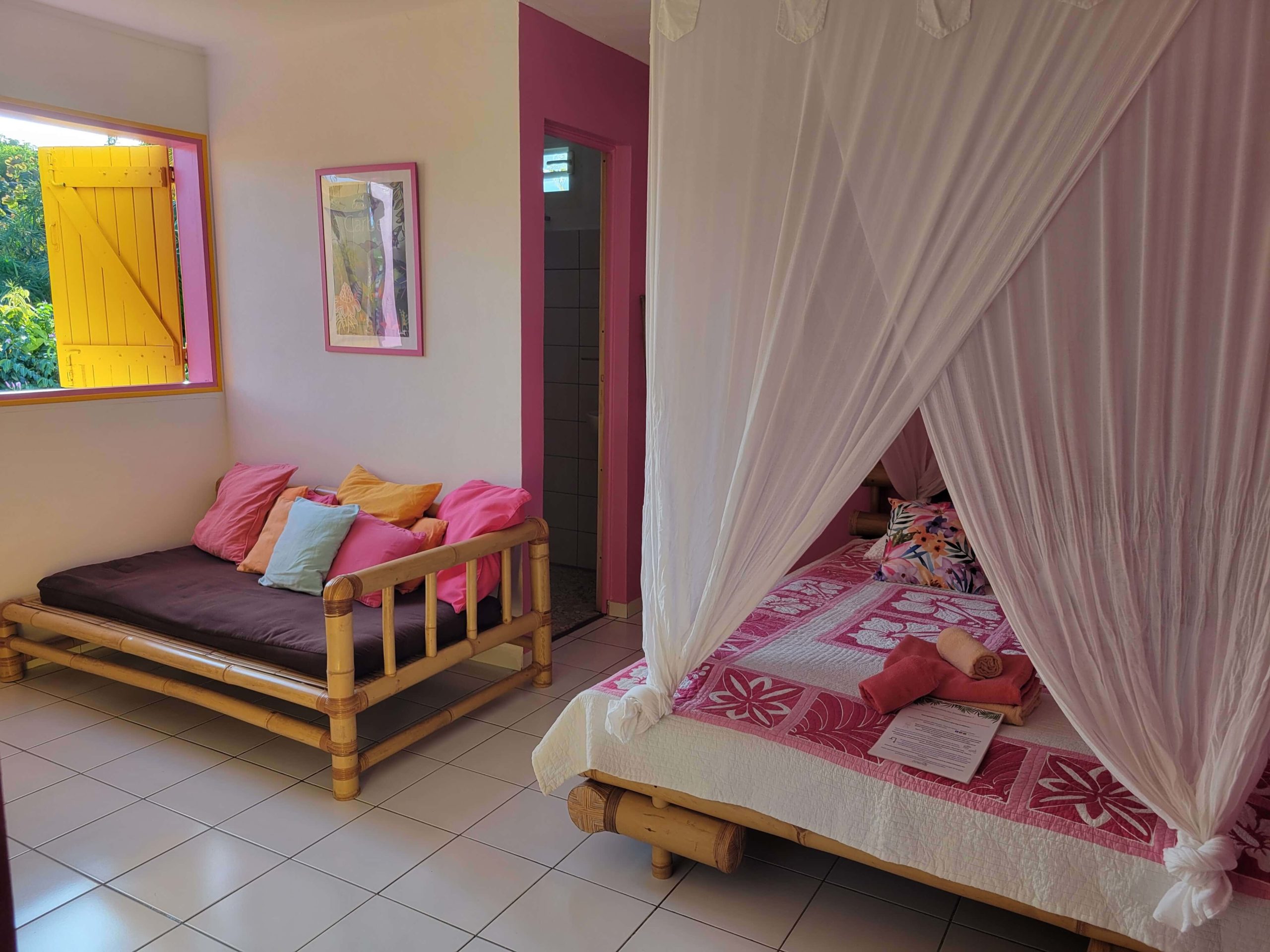 vue lit salon malaka vue studio créole Guadeloupe